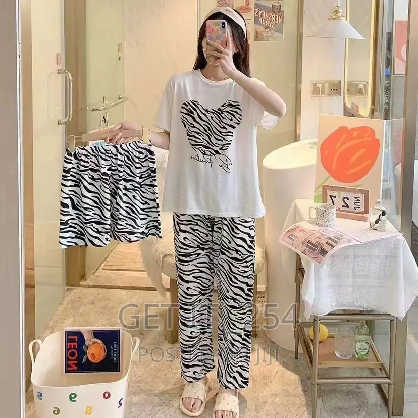 *Ladies' Cute Pajama Set*
*Consists Of* 
 Trouser
 Short