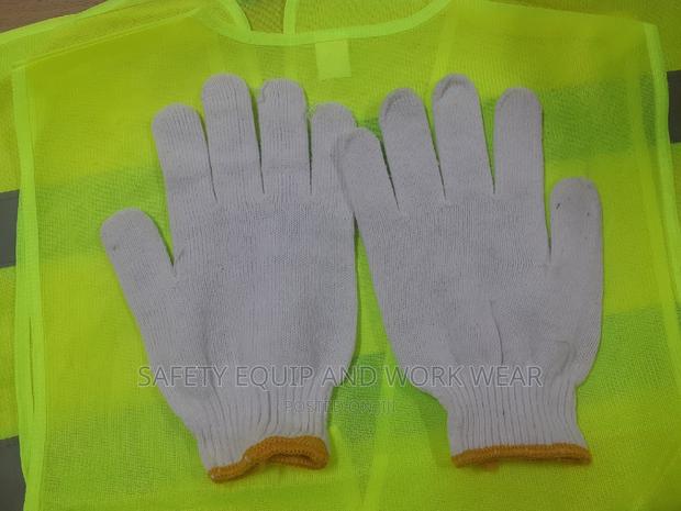 Get Lightweight Cotton Dotted Gloves For Warehousing - main view