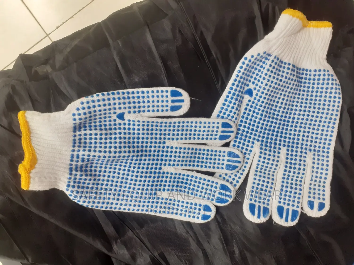 Order Cotton Dotted Gloves With Comfortable Fit