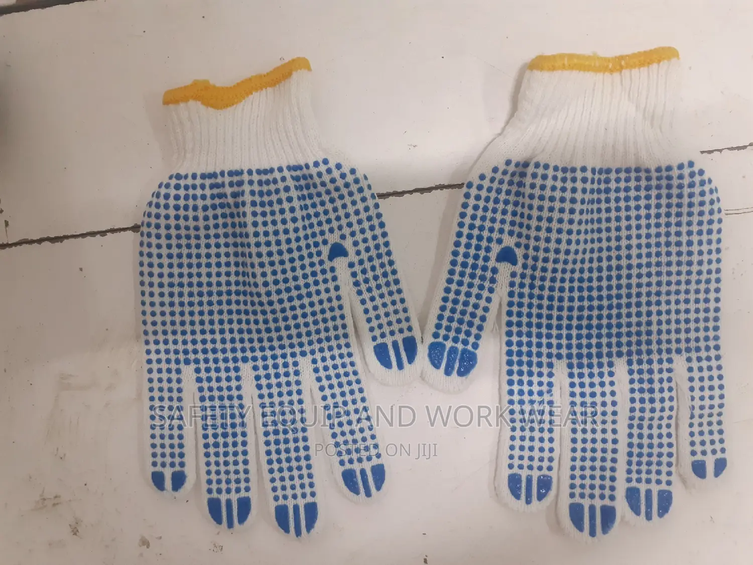 Purchase Reusable Cotton Dotted Gloves At Fair Price