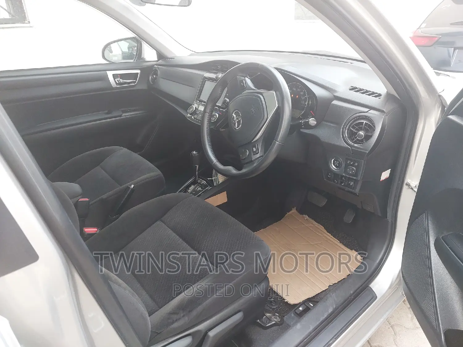 Toyota Axio 1.5 Luxel 2WD 2017 Gold