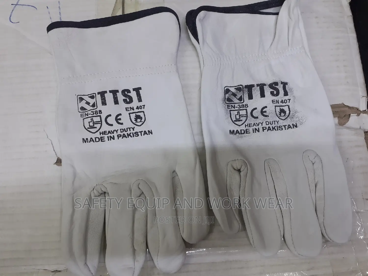 Safety Drivers Gloves For Sale At Discounted Price