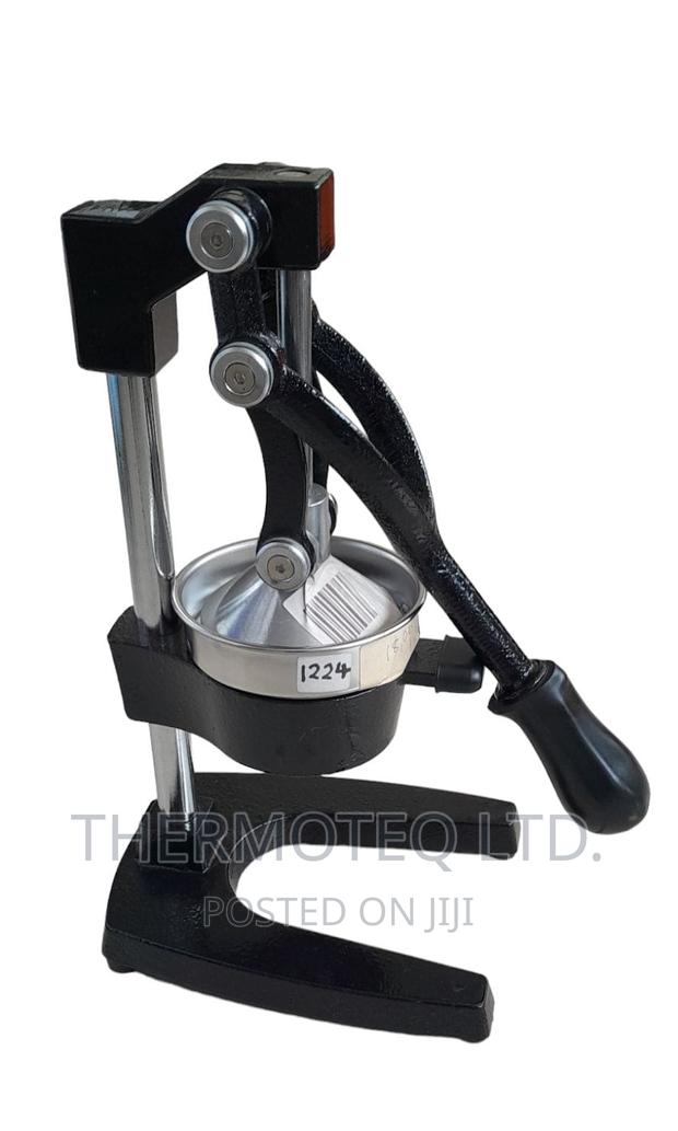 Mannual Citrus Juicer - main view