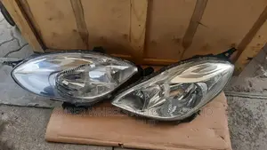 Headlight Nissan Tiida Latio