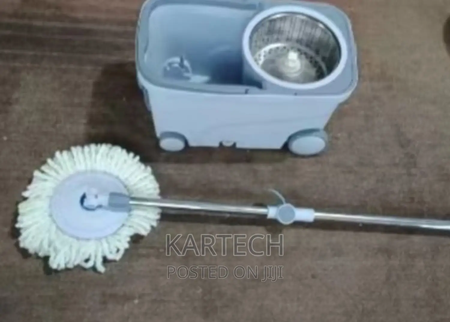 Magic Spin Mop Bucket With 4 Wheels.