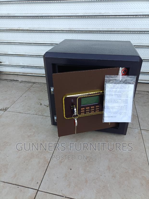 Safe Box 40cm Safe Box 40cm Safe Box 40cm Safe Box 40cm - thumbnail 3