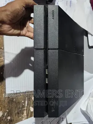 Ps4 Standard Chipped, 10 Games