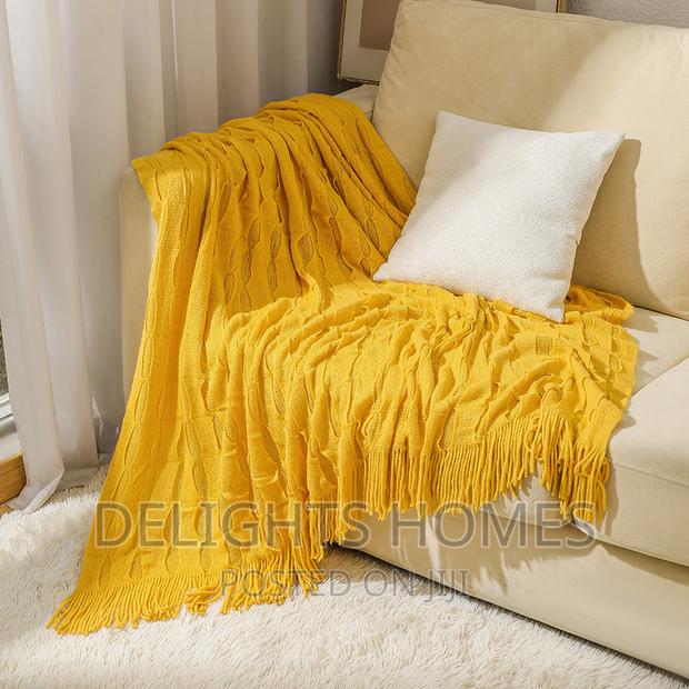 *Solid Tassel Blanket* - thumbnail 2