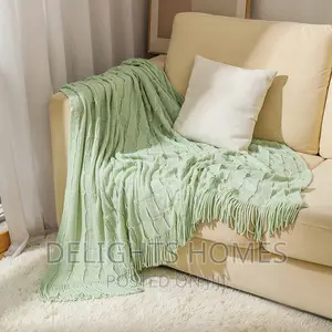 *Solid Tassel Blanket*