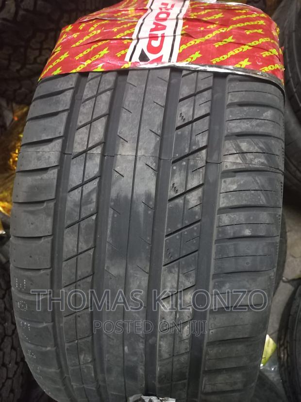 305/40r22 Roadx Tyre