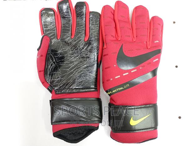 Nike Phantom Elite Goalkeeper Gloves - thumbnail 2