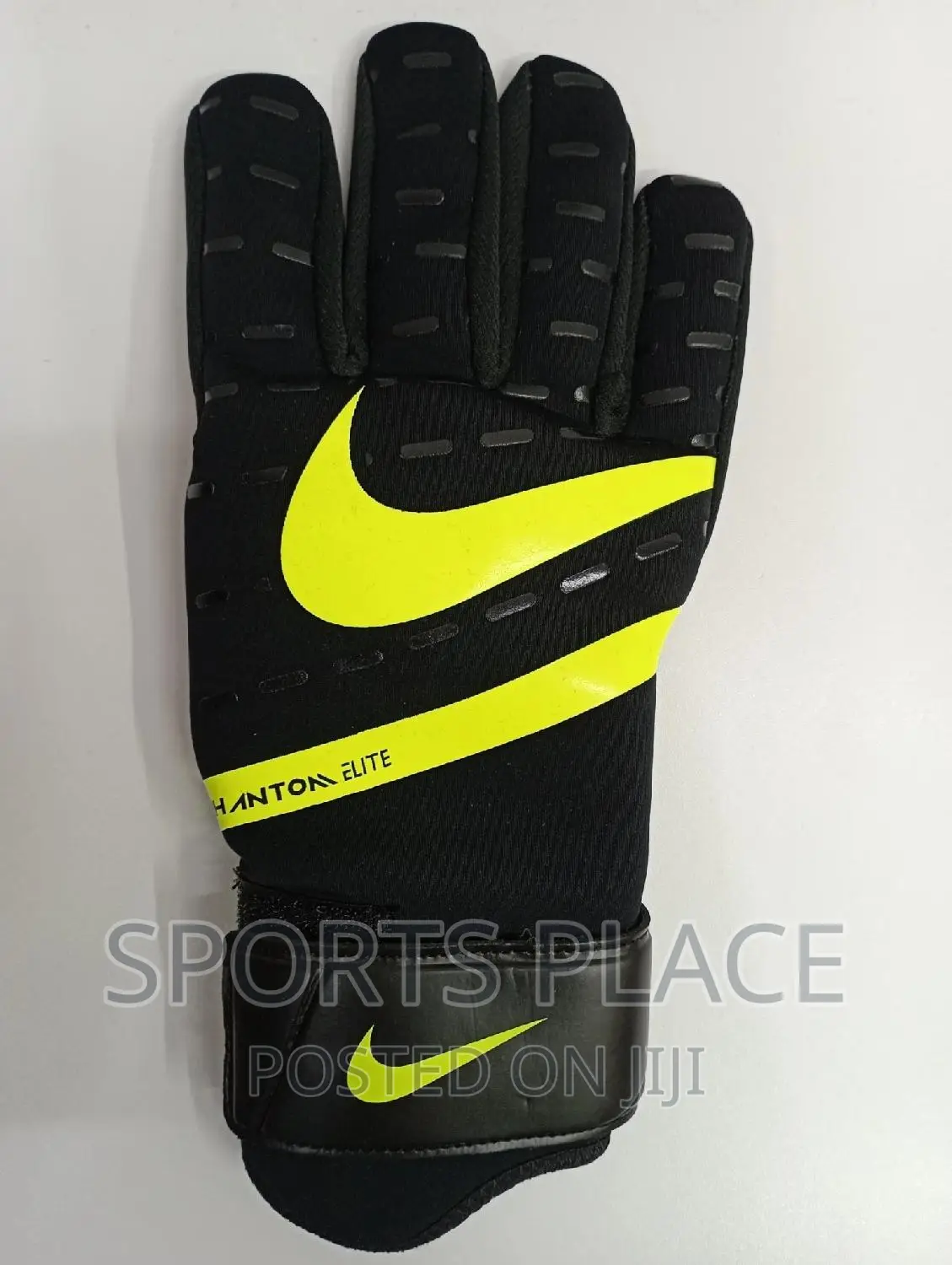 Phantom Elite Goalkeeper Gloves