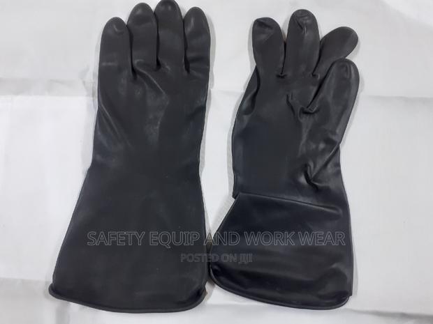 Water Resistant Rubber Glove- Prevent Harmful Substances - main view