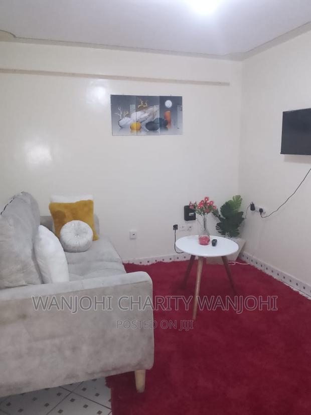 South B One Bedroom Airbnb - thumbnail 5