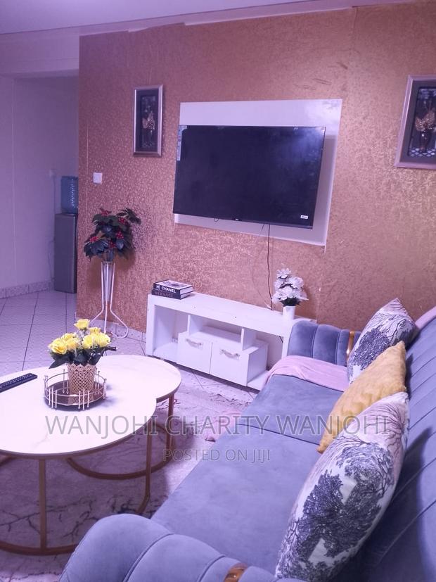 One Bedroom South B Airbnb - main view