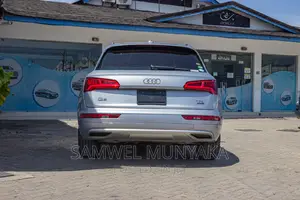 Audi Q5 2018 Silver