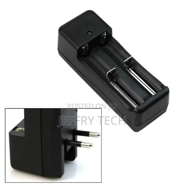 Battery Charger for 18650, 14500, 16340, 10440, an Batteries