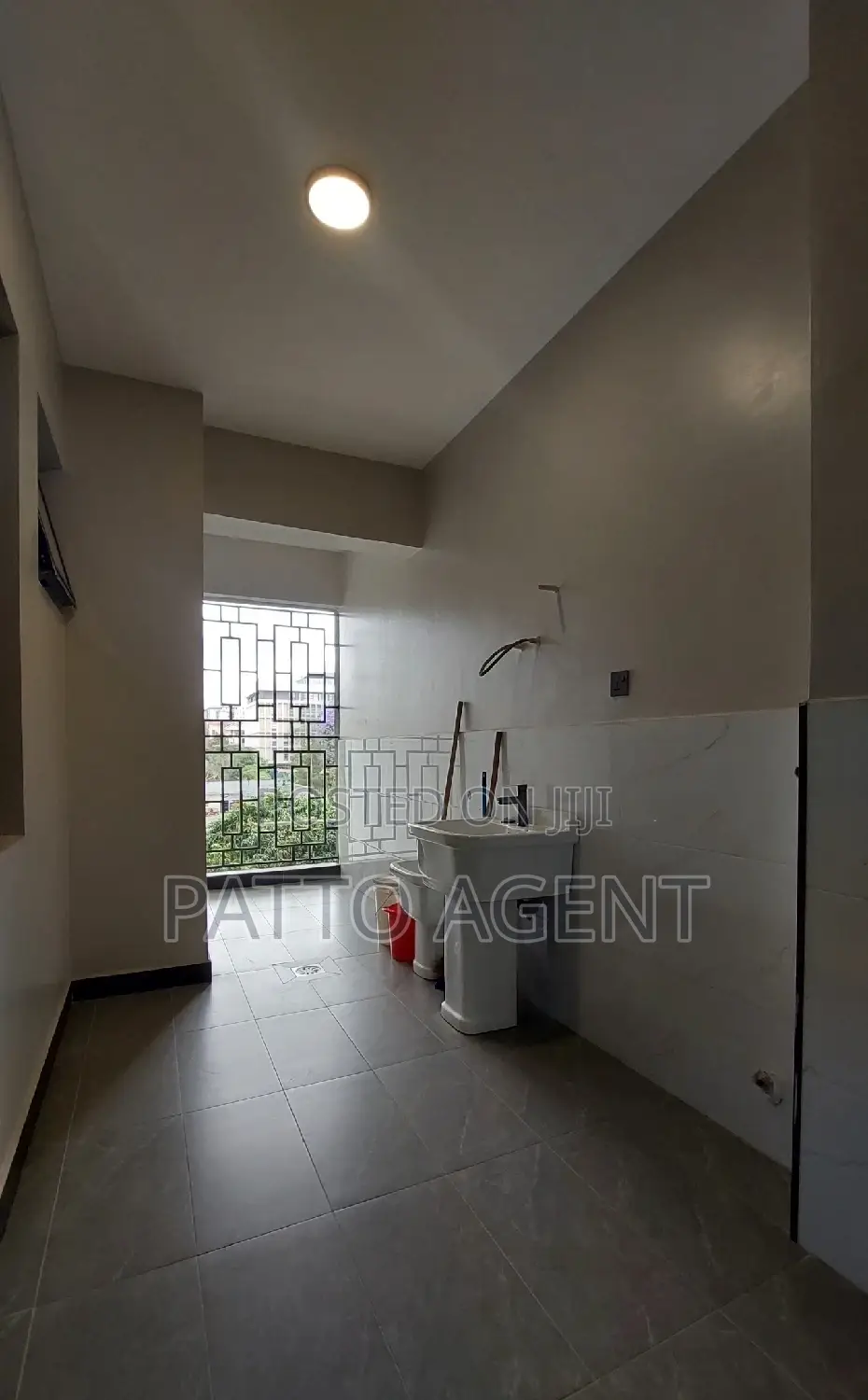 3bdrm Apartment in Lavington, Valley Arcade for sale