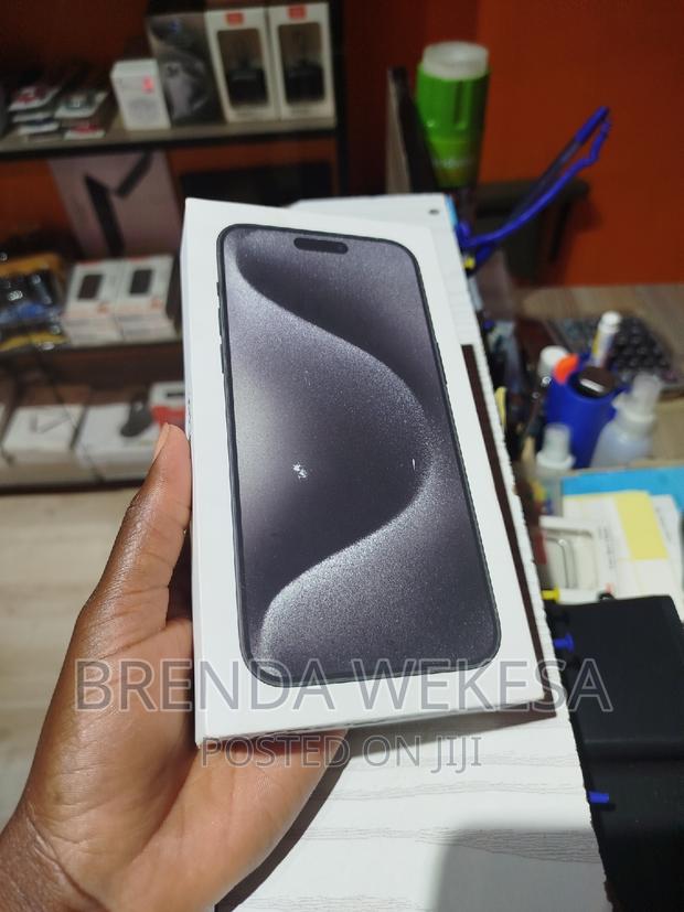 New Apple iPhone 15 Pro Max 256 GB Black - main view