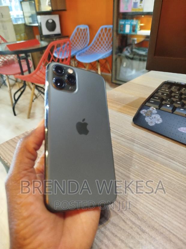 New Apple iPhone 15 Pro Max 256 GB Black - thumbnail 4