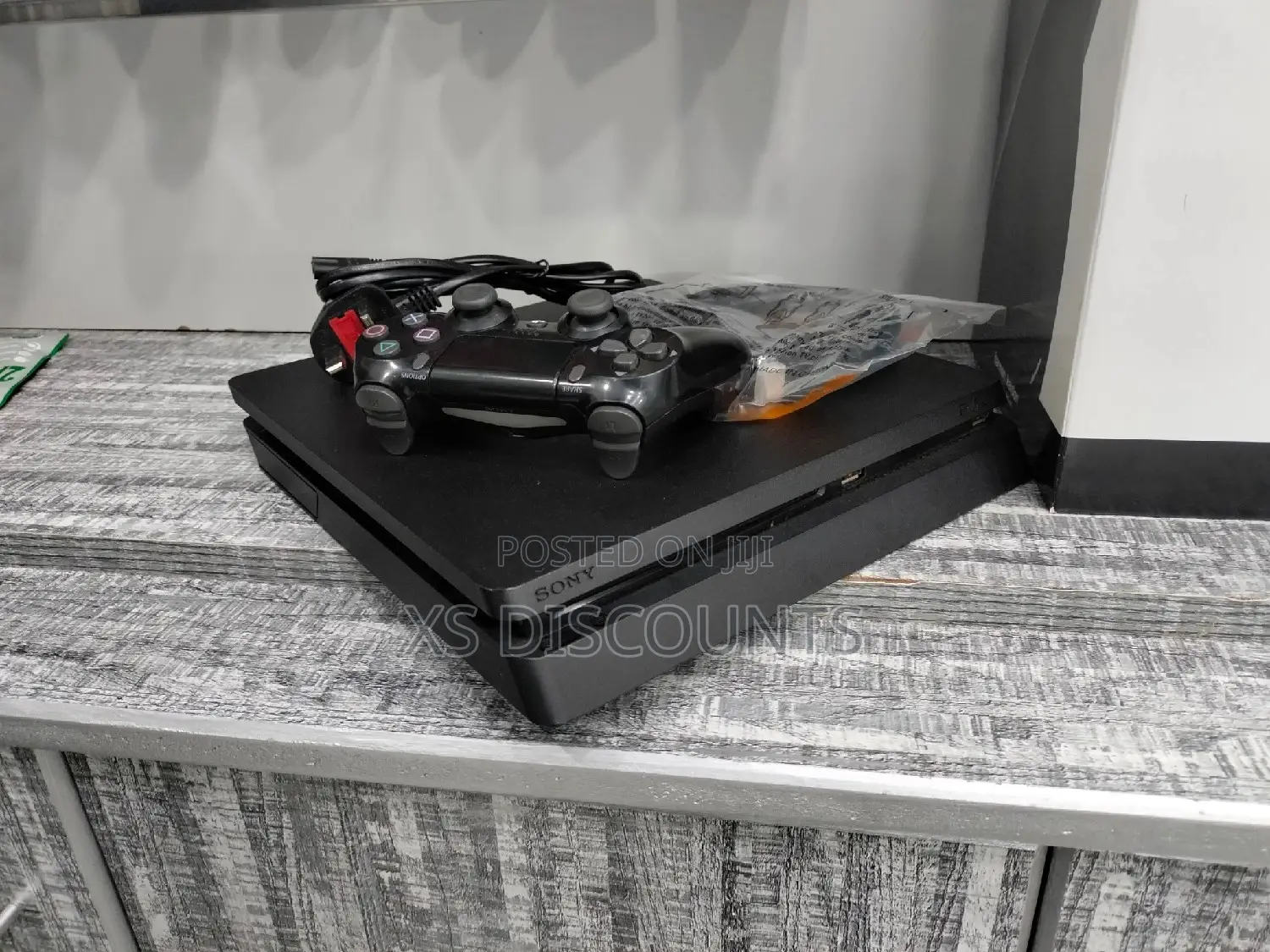 Playstation 4 Slim Console