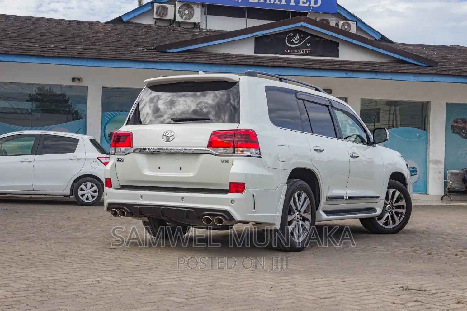 Toyota Land Cruiser 4.6 V8 ZX 2018 Pearl