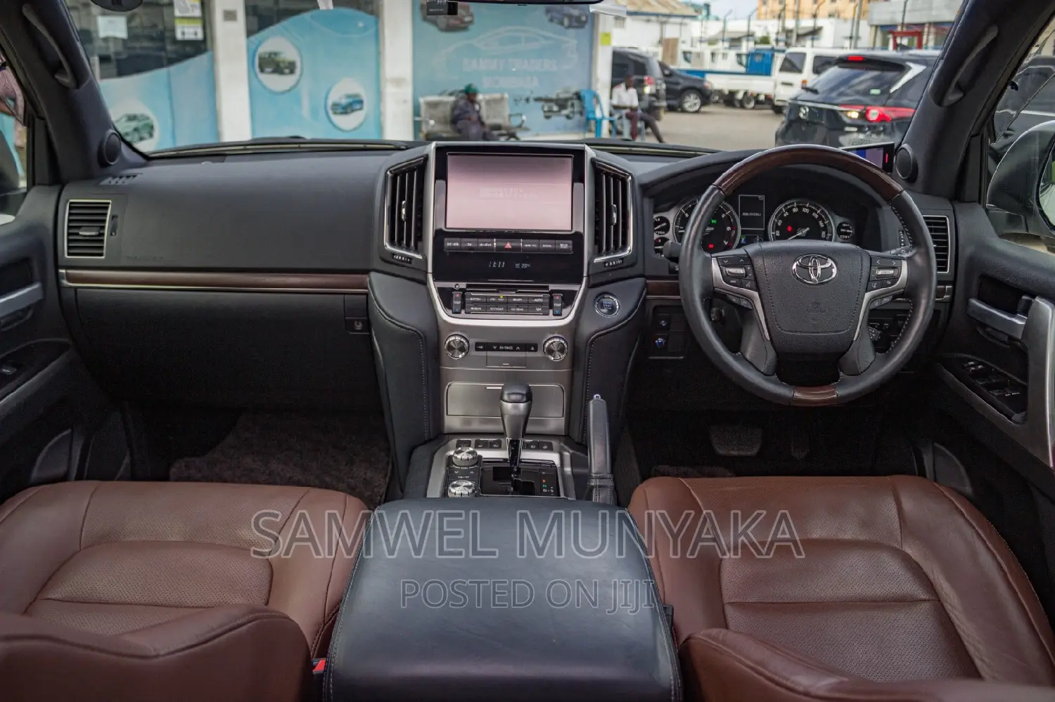 Toyota Land Cruiser 4.6 V8 ZX 2018 Pearl