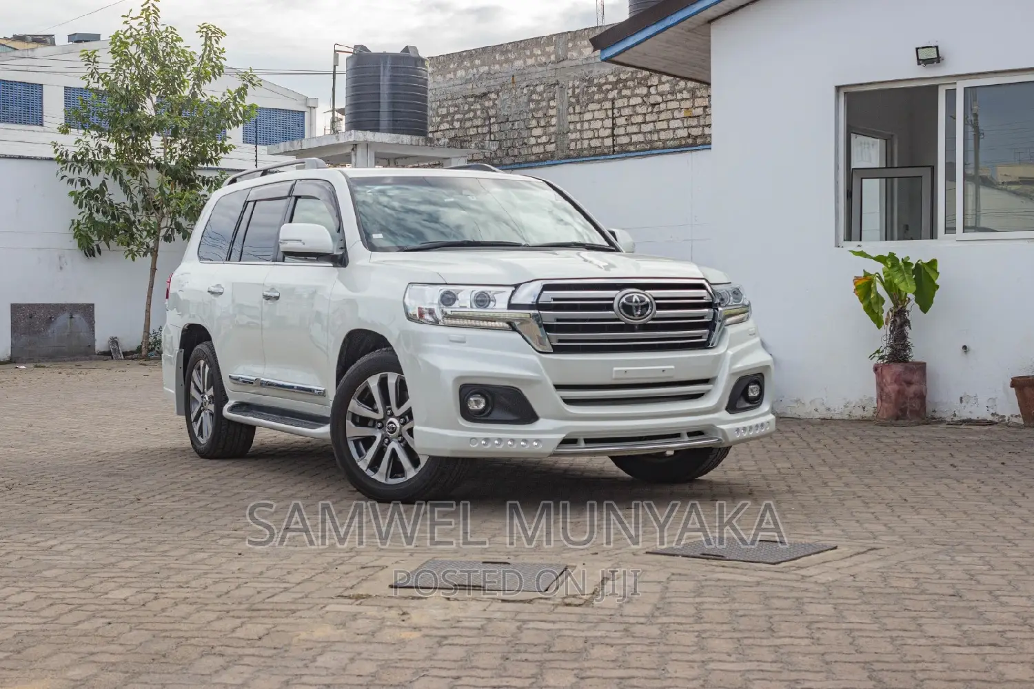 Toyota Land Cruiser 4.6 V8 ZX 2018 Pearl