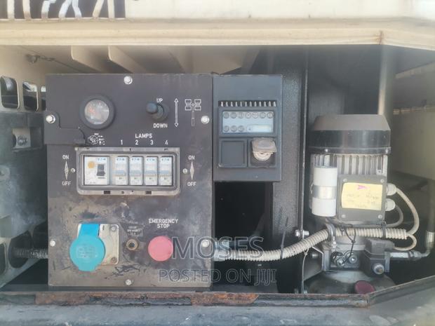 Potable Towering Light Generator - thumbnail 2