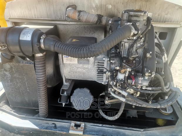 Potable Towering Light Generator - thumbnail 3