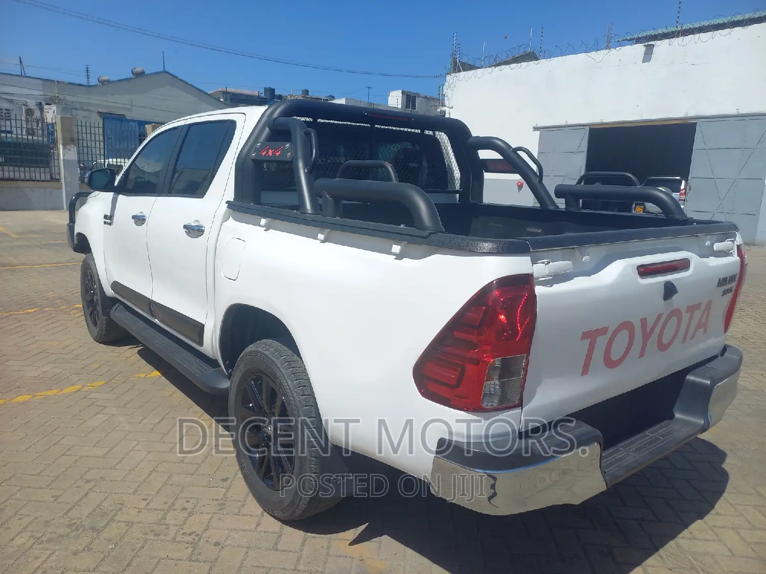 Toyota Hilux 2017 White
