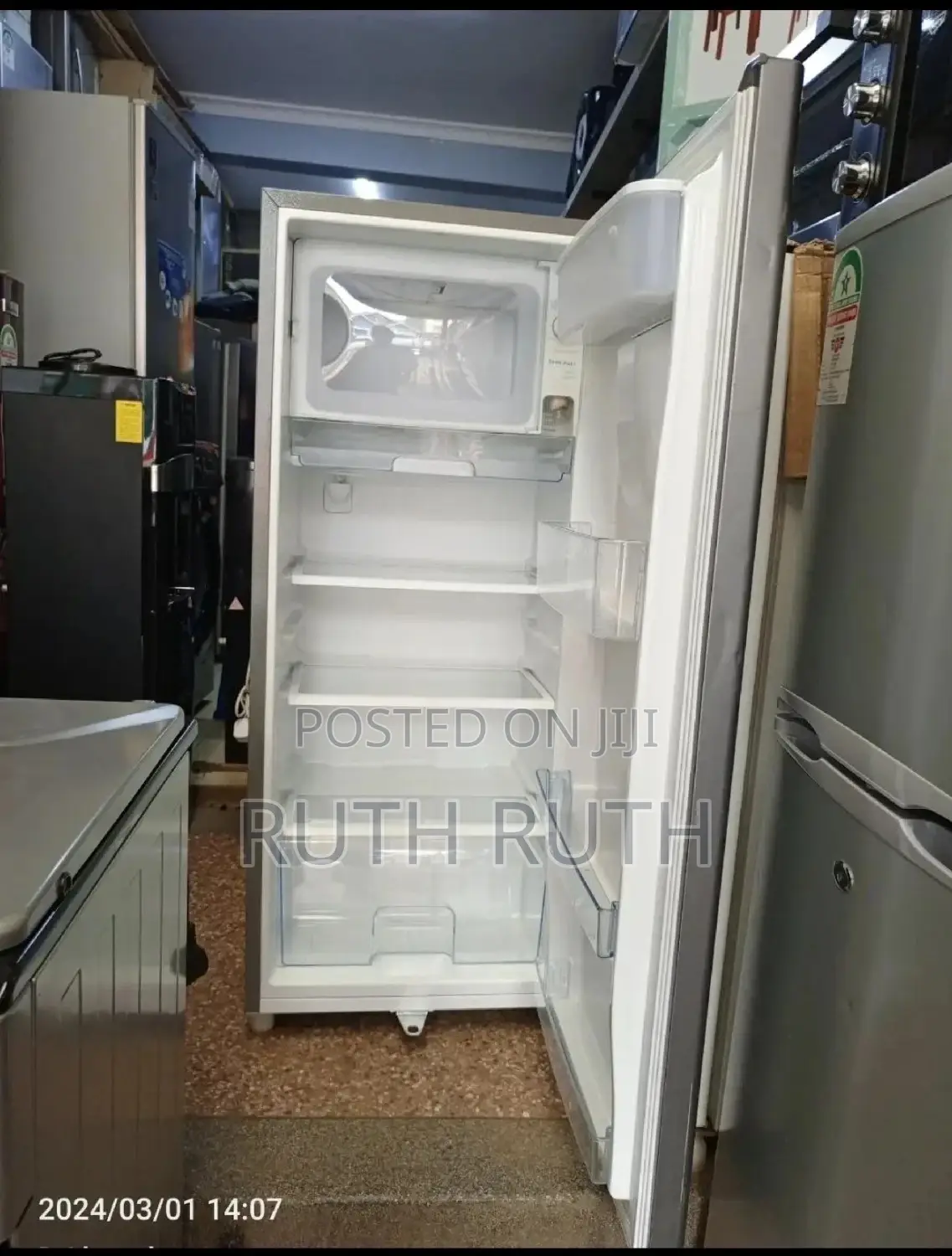 176 Litres Single Door Fridge With Water Dispenser
