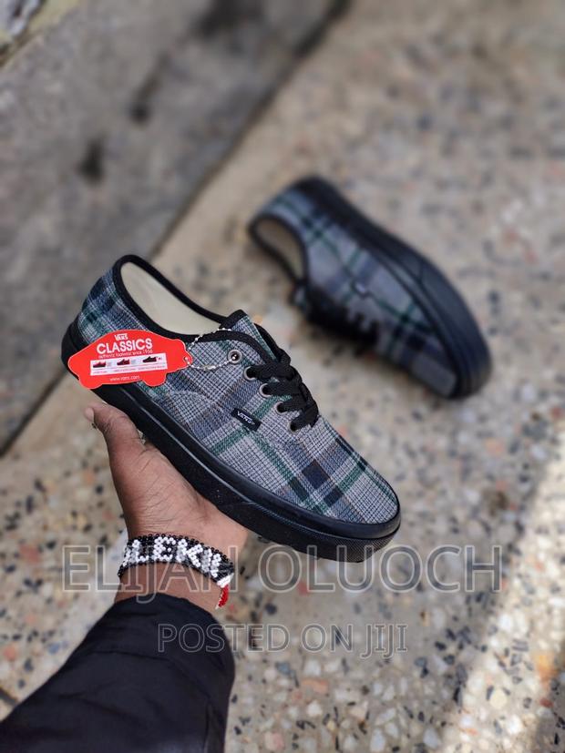 Customized Vans - thumbnail 2