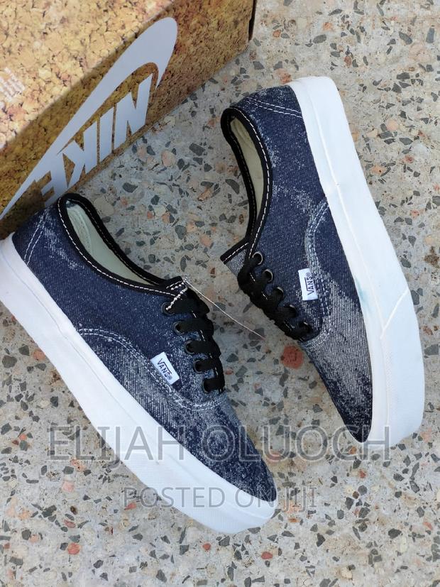 Customized Vans - thumbnail 3