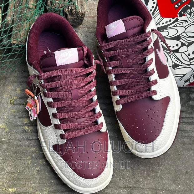 Valentine SB Dunk - main view