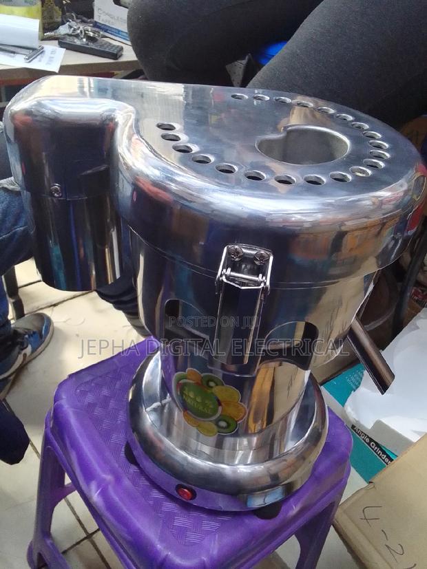 Commercial Juicer Machine - main view