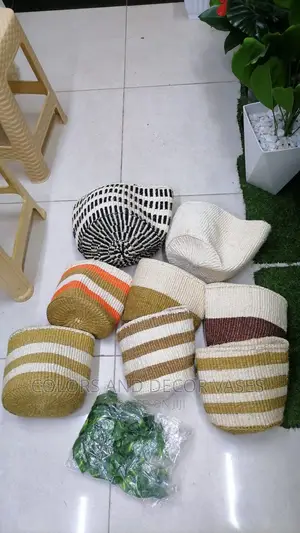 Baskets 8 Variety of Colours