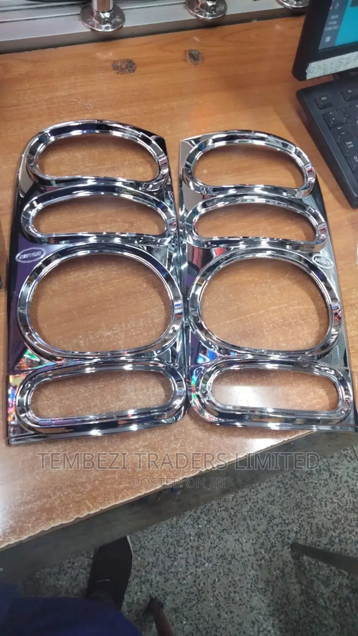 Rear Right Chrome Shark Hiace 5l/Tail Light Cover Chrome 5L