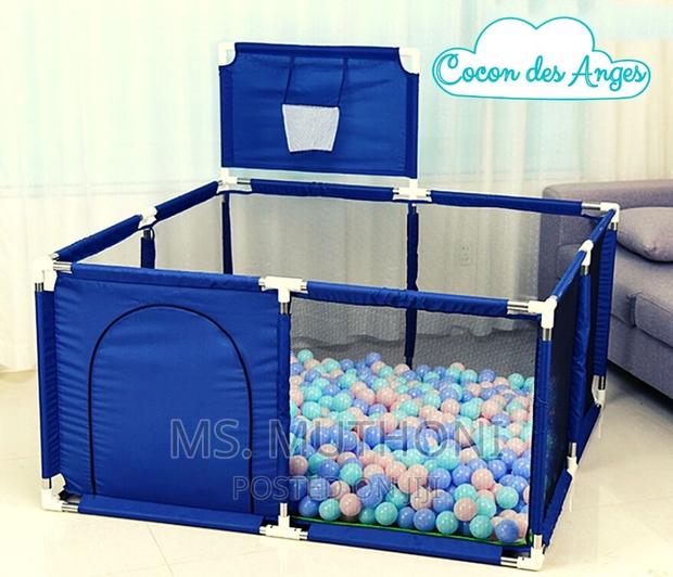 Fenced Baby Playpen With 100 Balls