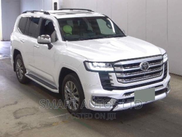 New Toyota Land Cruiser 2021 Pearl - main view