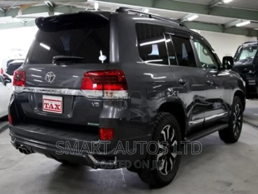 Toyota Land Cruiser 2016 Gray