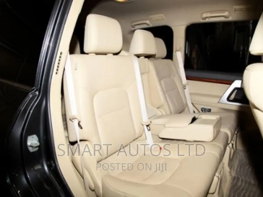 Toyota Land Cruiser 2016 Gray