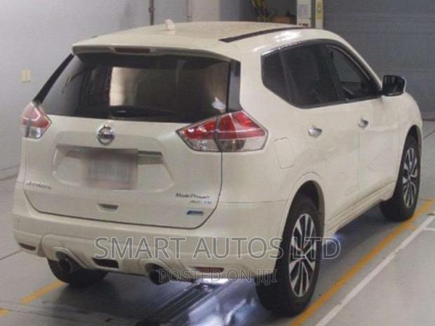 Nissan X-Trail 2017 Pearl - thumbnail 5