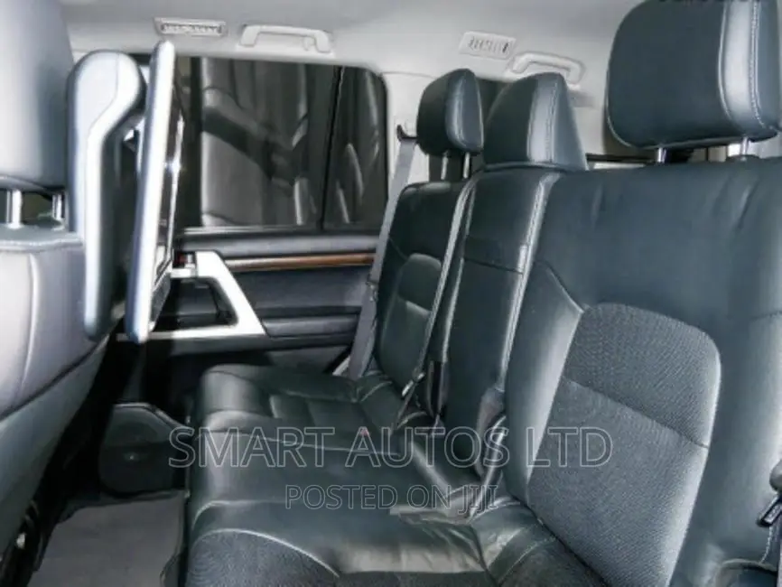 Toyota Land Cruiser 2016 Black