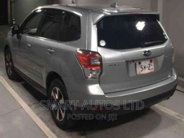 Subaru Forester 2017 Silver - thumbnail 2