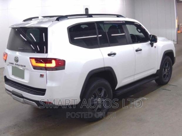 Toyota Land Cruiser 2022 Pearl - thumbnail 4