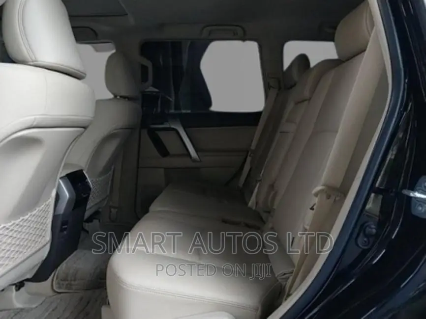 Toyota Land Cruiser Prado 2018 Black