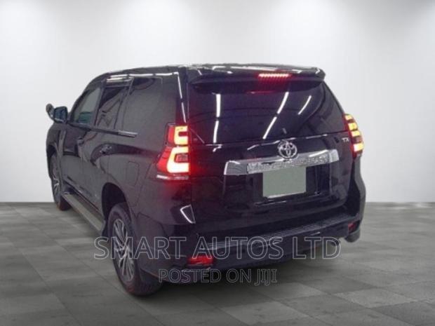 Toyota Land Cruiser Prado 2018 Black - thumbnail 5
