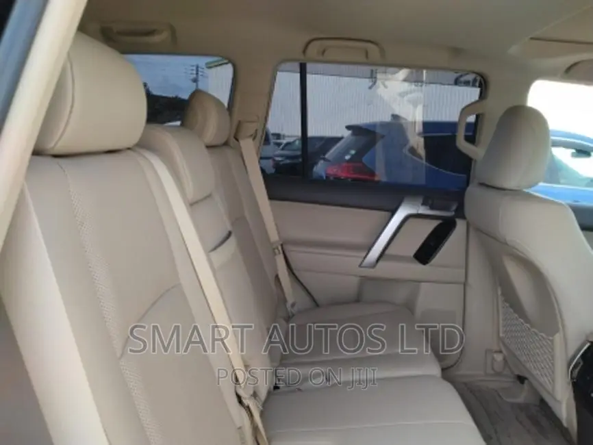 Toyota Land Cruiser Prado 2018 Black