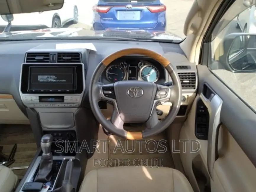 Toyota Land Cruiser Prado 2018 Black